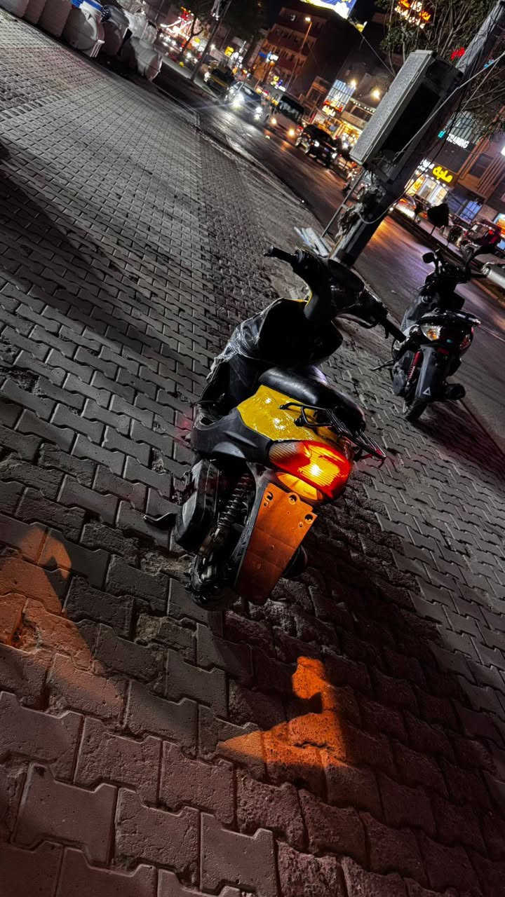 السلام عليكم دراجة بيجي نضيف على ايدي شغالة وكاملة كلشي مبيها شغل اطلع تشتغل هندر وسلف وبريك امامي خلفي  السعر 325 بيها مجال بسيط العنوان الطوبجي رقمي ***********
