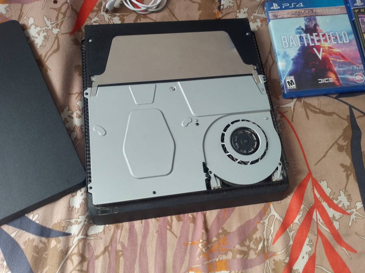 سلام عليكم شباب بلاي ستيشن 4 سليم كلش نضيف ذاكره 500 كامل ملحقات البيع 200 وبي مجال ️❤️


**إذا كنت صاحب هذا الإعلان وتريد حذفه لأي سبب، رجاءا أرسل رسالة إلى الدعم الفني**