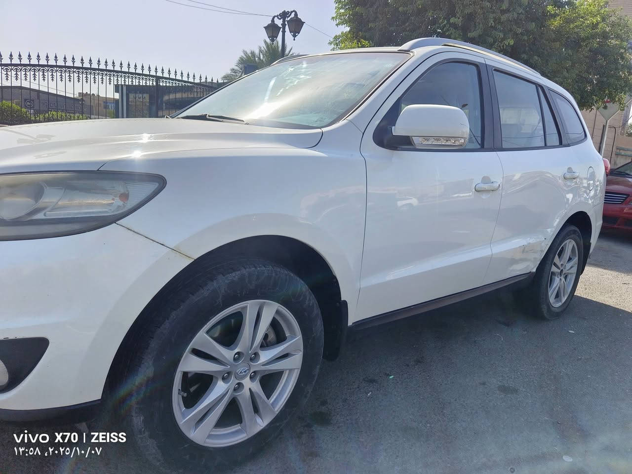 السلام عليكم للبيع
مره خصه الادمن المحترم 
سنتافي موديل 2010 خليجيه 
7 راكب 
3 قطع تبريد 
فتحه سقف 
مري شفط 
محرك 4 سلندر 
كامره وشاشه وحساس 
مكفوله بدون صبغ وبدون فتح وبدون بارد ماعدى بل باب الخلف السايق بي ضربه بصيطه وعايفها على وضعها مامصلحها يحتاجلها بارد فقط 
رقم نكليزي سنويه لحد 2030 وهزه جديده 
مكاني بغداد السيديه 
السعر 145 وبيها مجال ان شاء الله 
***********
