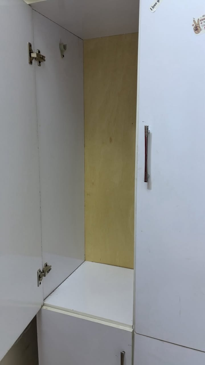 كنتور وميز مرايه 
نظيفات 
السعر نهائي 120 
المكان الكراده


**إذا كنت صاحب هذا الإعلان وتريد حذفه لأي سبب، رجاءا أرسل رسالة إلى الدعم الفني**
