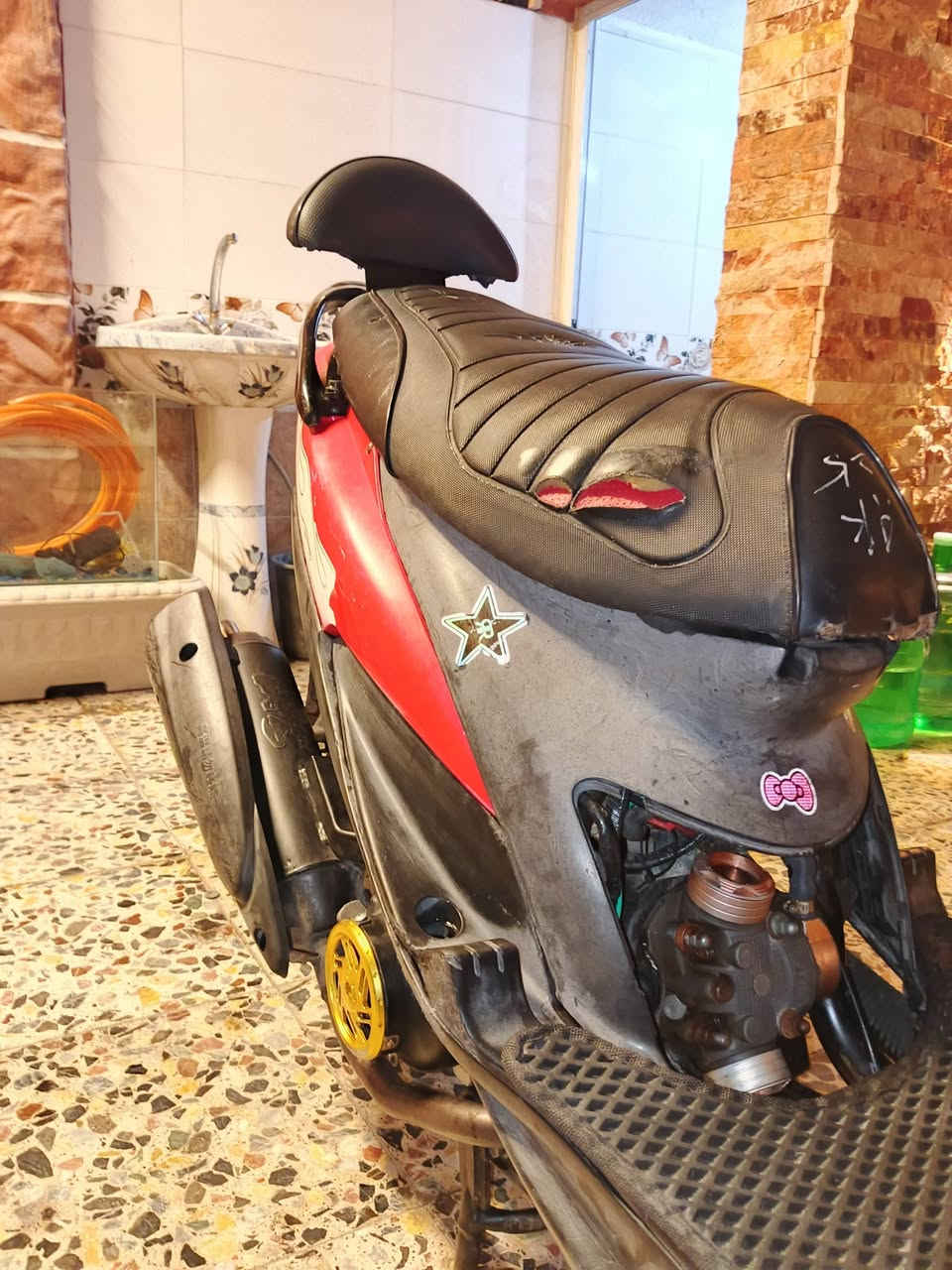 السلام عليكم
ماكس عدله للبيع 
الدراجه خير من الله مكينه 55 كور رياضي كوسو ولفين كبار روله رياضي وكدامك التزيود الخارجي 
يدات بريك وياله وصالنصه وكلجات وأشاير وصدر أمامي
الدراجه شلعه ومعدل تعلك بيك
العنوان بغداد الشعب 
السعر 900 وبيهه مجال
*********** واتساب
