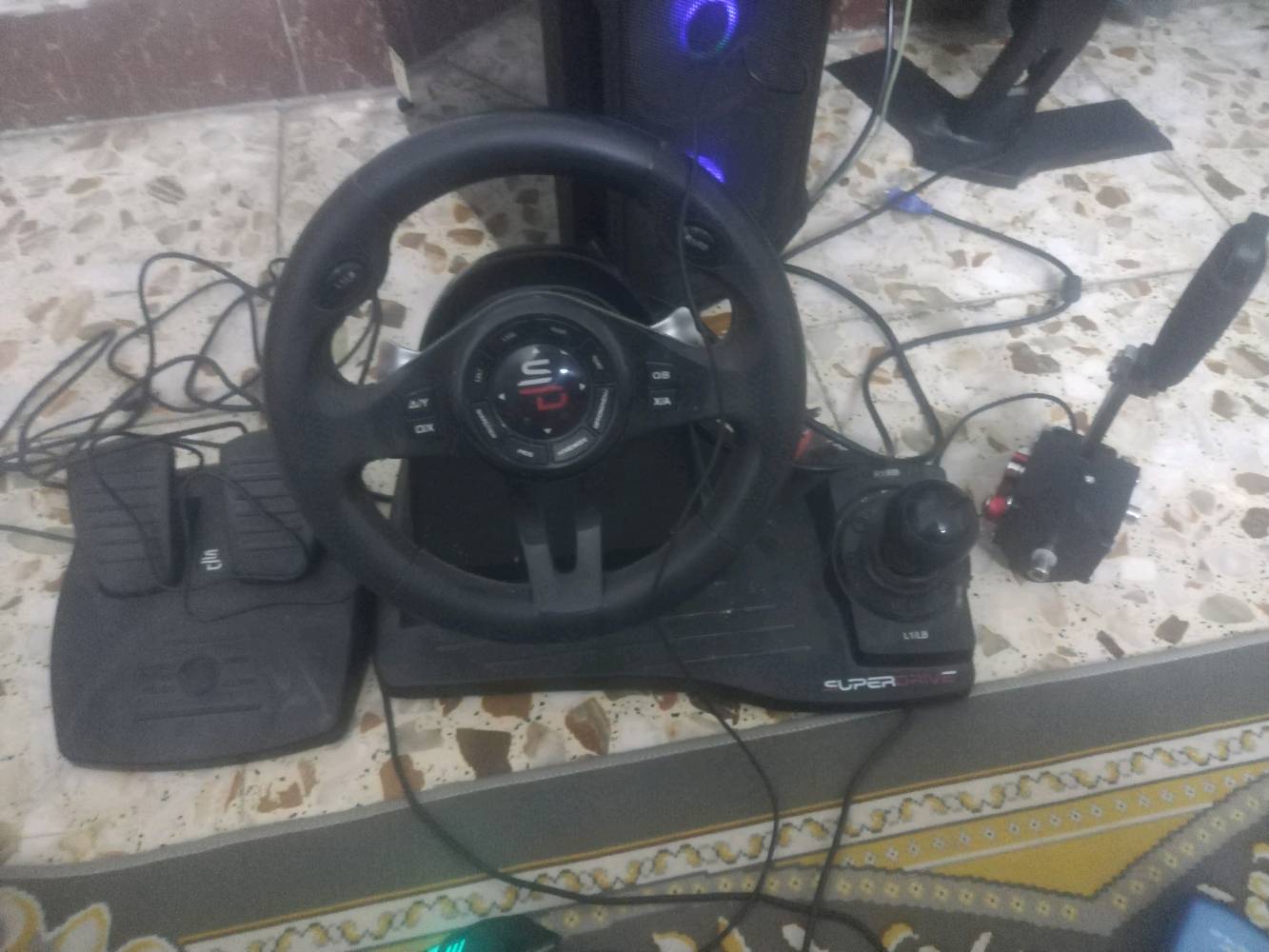 السلام عليكم pc للبيع المواصفات بالصورة والملحقات هم بالصور للبيع فقط مكاني بغداد البياع ..قيم 
مبلغ بالنشر للتواصل الاتصال مع صاحب الحاسبة 
0781 071 7873
