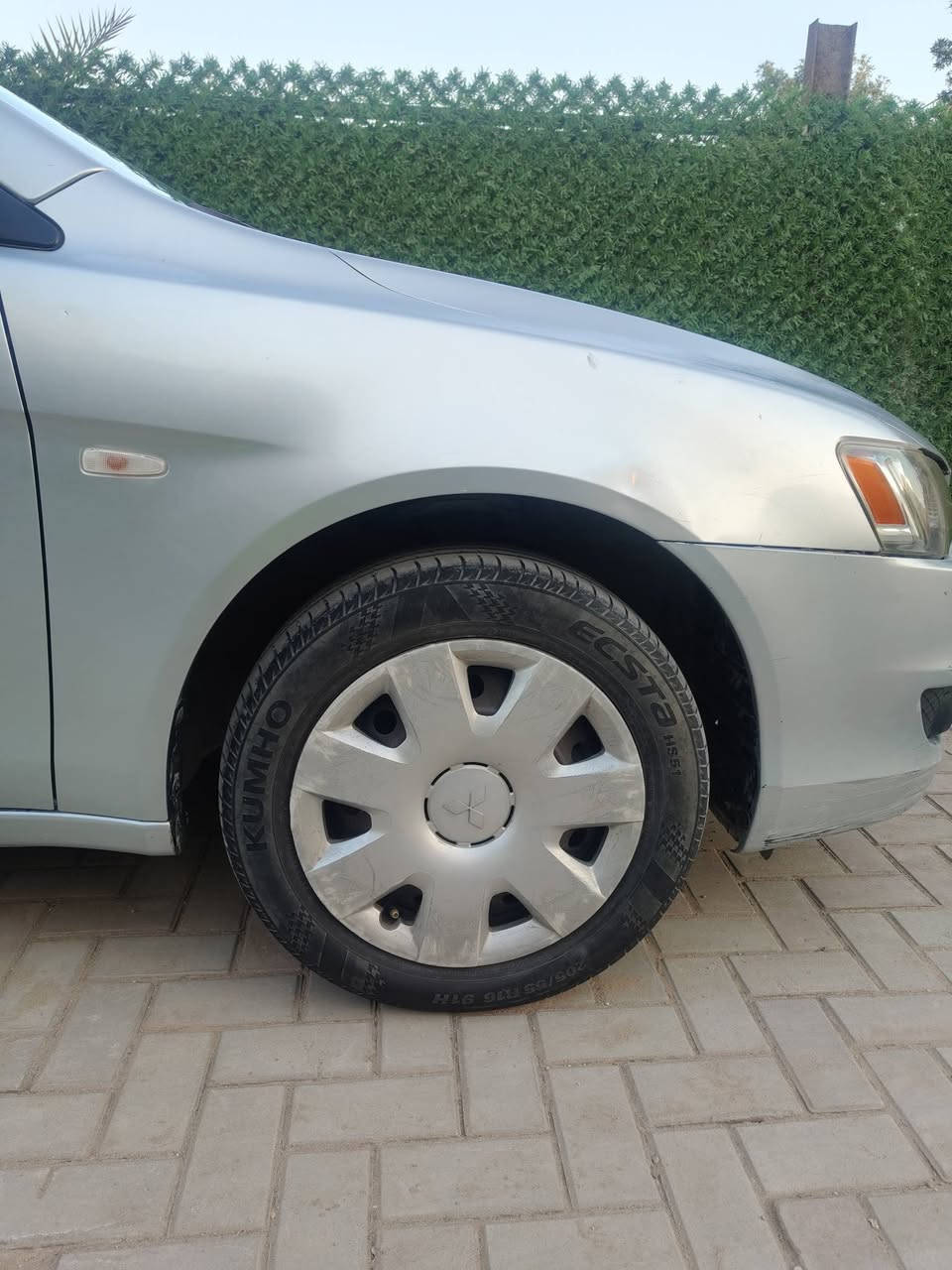 لانسر قرش موديل 2009 السياره جارده بيهه طخه بسيطه موضحه بالصوره السياره ممصبوغه بلاديه مال بيت  تبريد ثلج صدر امامي خلفي + دبلات جديد اصلي تايرات تخم جديد السياره بسمي مكان السياره الغدير شارع التوت
الاتصال ***********
