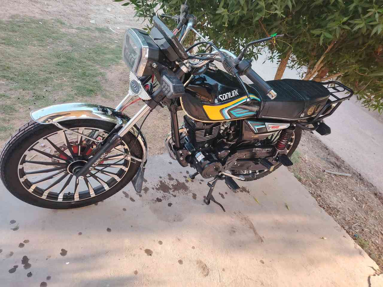 سلام عليكم للبيع مديل ٢٥ محرك ٢٠٠ دراجه جديد مكفوله من كلشي أوراق كامله كهربائيات كله فول مكاني بغداد لااستفسار الأتصال ***********
