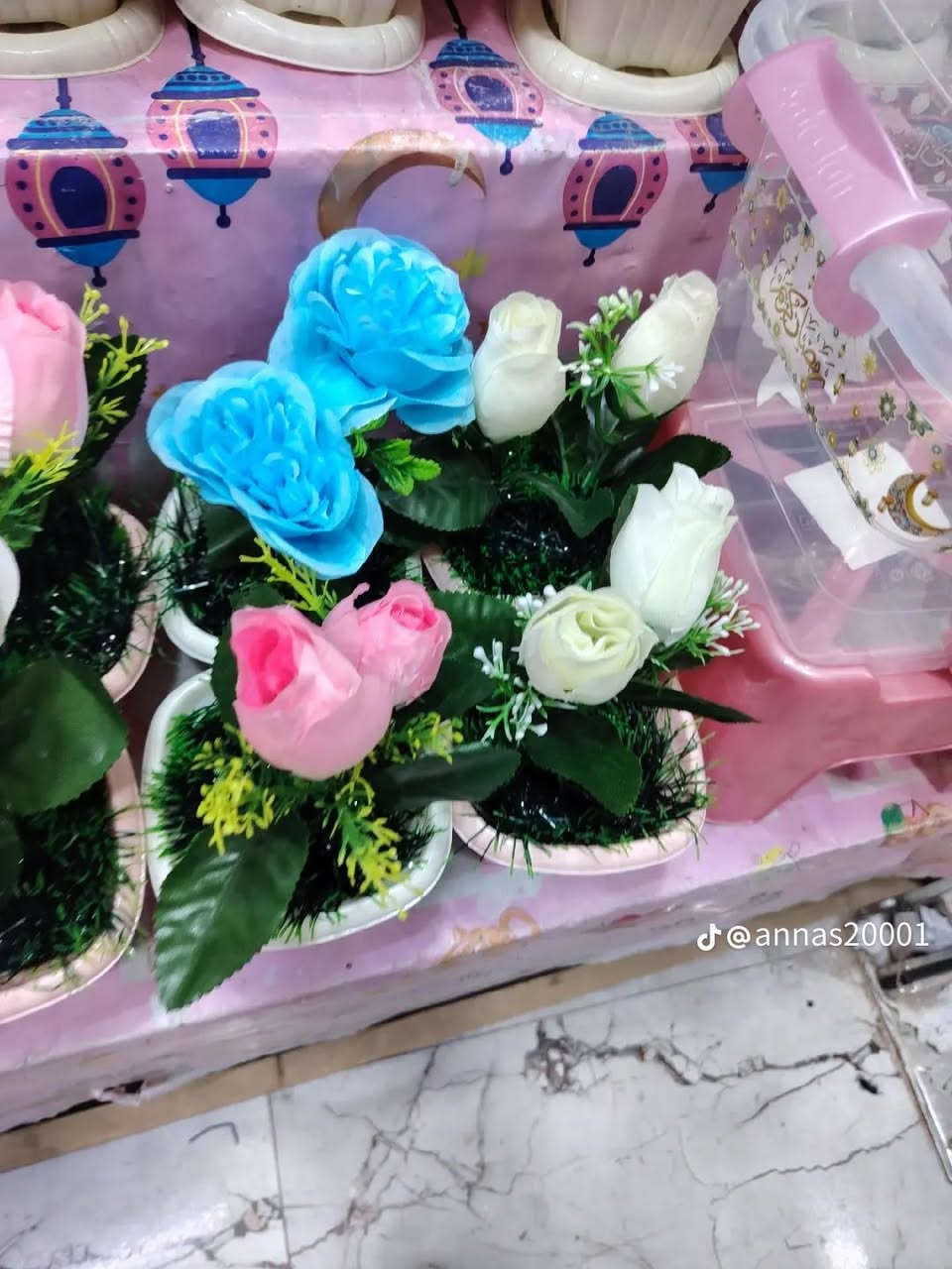 #مجمع_بيت_الاسرة_تم_وصول_بضاعه. 
#تخفيضات_ناااااااار .    
 
# تحطيم_بعالم_الأسعار ‏ 
العنوان -رمادي  -شارع عشرين فرع مقابيل  حلويات العيد رقم هاتف ***********  
الاسعار داخل كل صور يوجد خدمه توصيل
