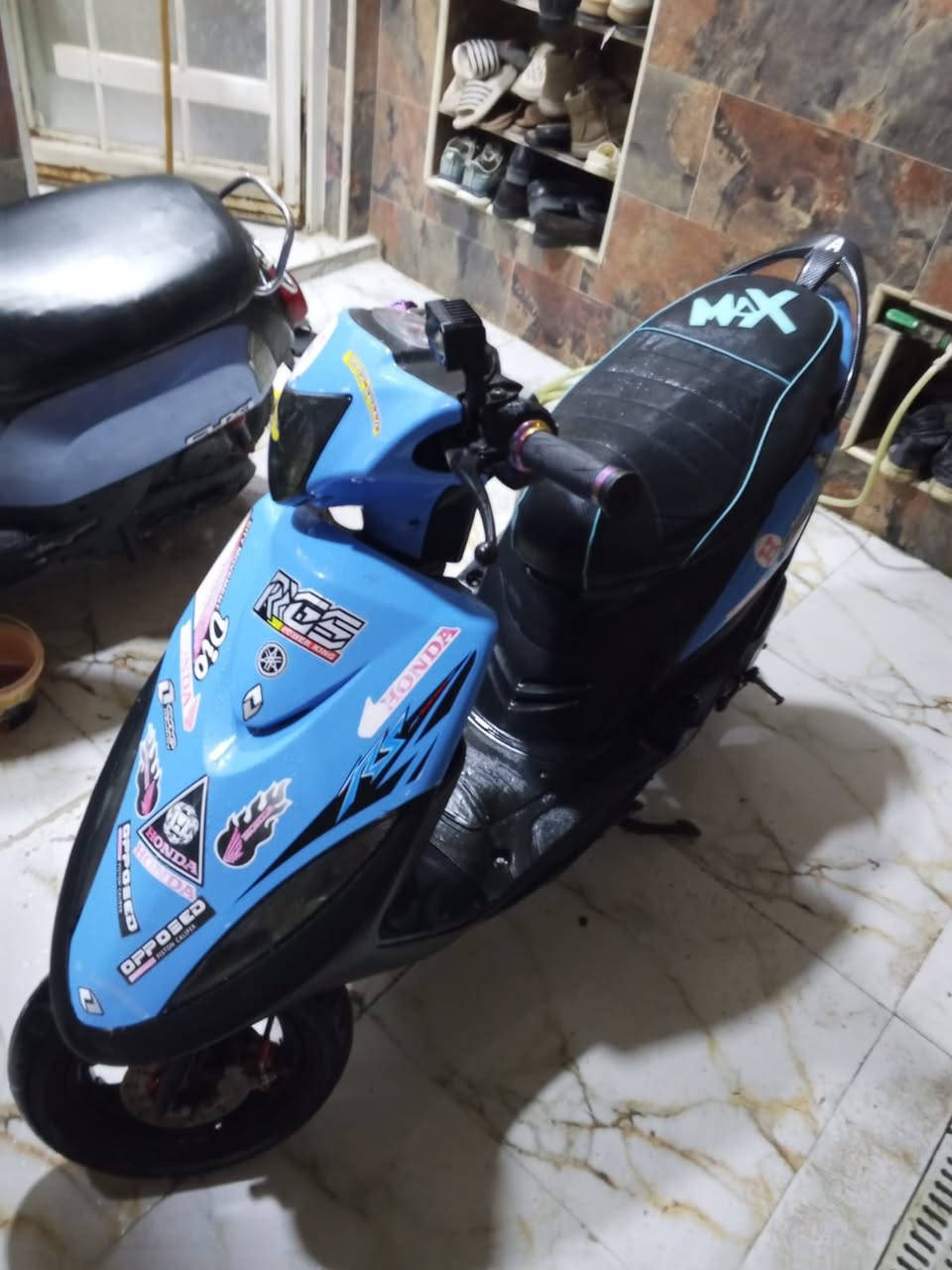 سلام عليك ماكس عدله البيع بوشه خمسه وخمسين دراجه نكره سلف شرط شلعه قويه وحلوه بيه قبق فلاوين وصالنصه رياضي ويدات رياضي وشيال رياضي وشيال ثاني راجع وقطره مال دهن بيه وكشن رياضي وبيه غراض بعد مكاني ناصريه مركز تضحيه***********
