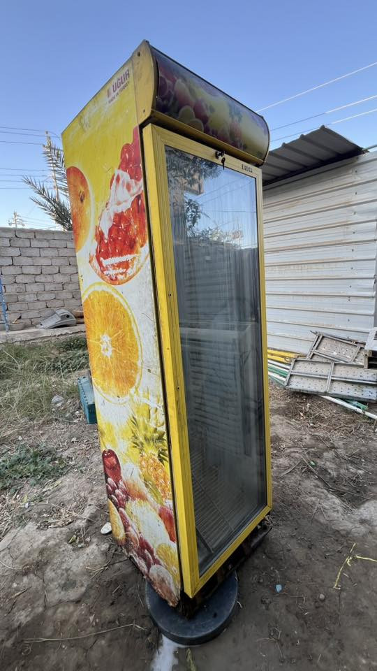 اغراض كافتريه للبيع 

1-شاشه عدد 2 وحده بيه 12بورد وثانيه 30بورد وعندي صوره الها من تشتغل
طباخ 3عيون مال تكلاه
مجمد 
كريل بركل
طوس .بلانكوات
براد 
مكاني حله 
***********
