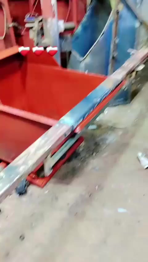 *********** ابو سجاد الحداد *********** عمل عربات الصب والعمالة والونج تسكام
