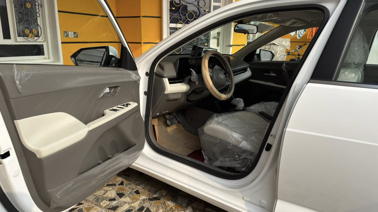 السلام عليكم
هيونداي اكسنت 

(( خليجي اصل ))

موديل 2025 

زيرووو  (( 800 كيلو )) 

❗️أهم المواصفات للسيارة 

🔅فتحة سقف

🔅سويج ريمونت كونترول 

🔅شاشة اصلية ابل كار بلي

🔅كاميرا اصلية +حساسات

🔅عداد سرعة ديجتل

🔅قطعتين تبريد

🔅مري كهرباء+اشاير بالمري

🔅فول تحكم ستيرن

🔅مثبت سرعة Cruise control

🔅نظام مانع الانزلاق

🔅ايرباك عدد2

🔅لون الداخل ابيض

🔅انارة الداخلية led

🔅وي كب حجم 16

🛑 مكان السياره بغداد

السعر 170 بيها مجال

0770 783 4378
