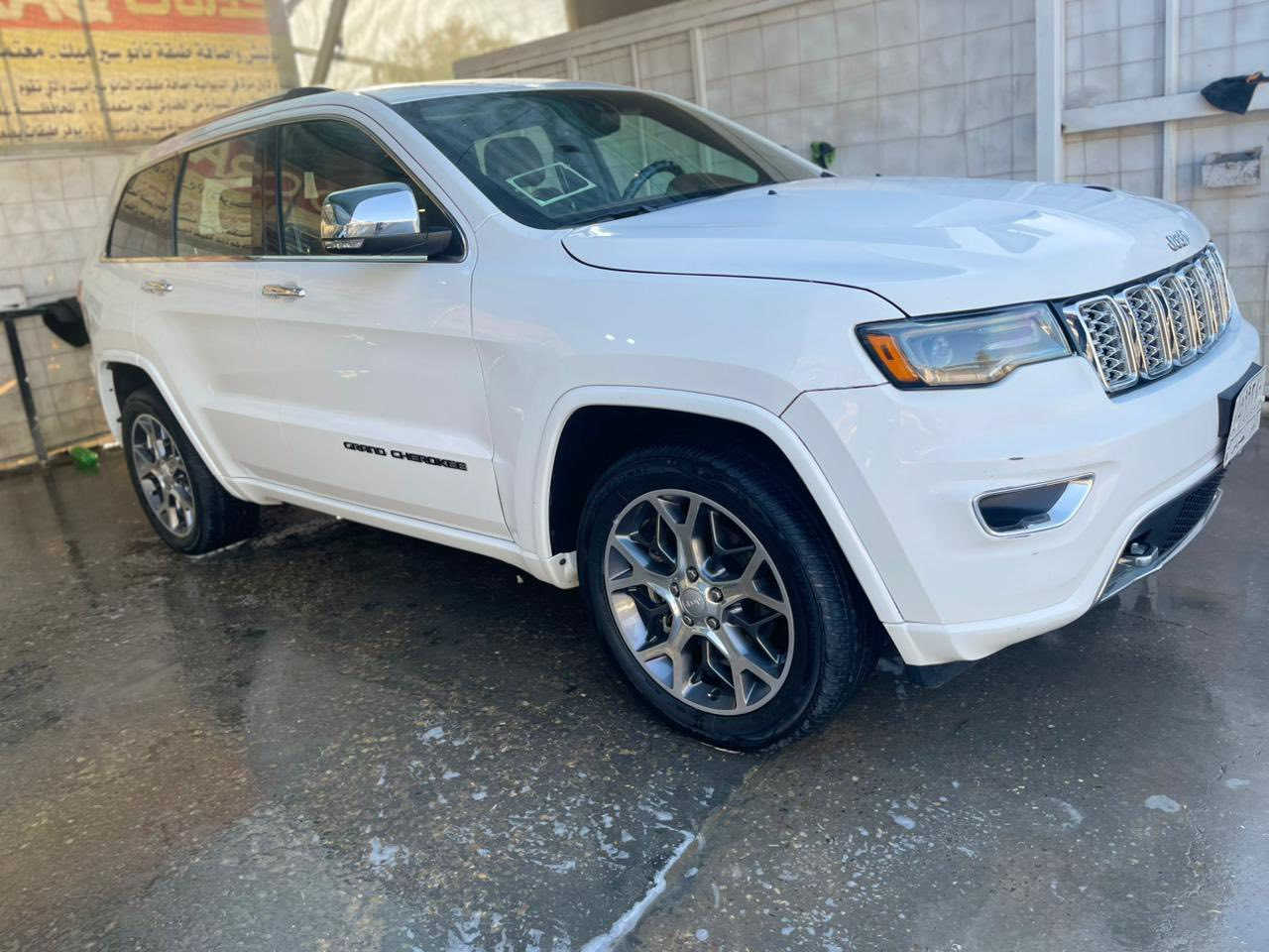 السلام عليكم 
جيب اوفر لاند وارد امريكي لون ابيض موديل2021
مواصفات السياره
1/سقف كنتاره
2/كشنات جلد حار بارد 
3/مري شفط
4/رادار جانبي
5/ حساس  خلفي
6/ثلث شاشات 
7/فور ويل
8/محرك 3600
9/الصندوق الخلفي كهرباء
10/كشنات خزن ميموري
11/ستيرن كهرباء
12/اطفاء عند التوقف ذاتي
13/داخل قرمدي
 14/داش كام
وبعد بيه هواي مواصفات

اخوان السياره حادث فقط بنيد باقي السياره مكفول

مكان السياره الديوانيه
***********
