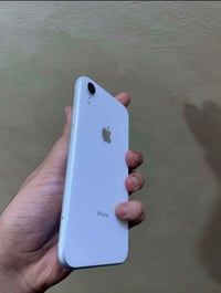 آيفون XR • ١٢٨ • بطارية ٨٣