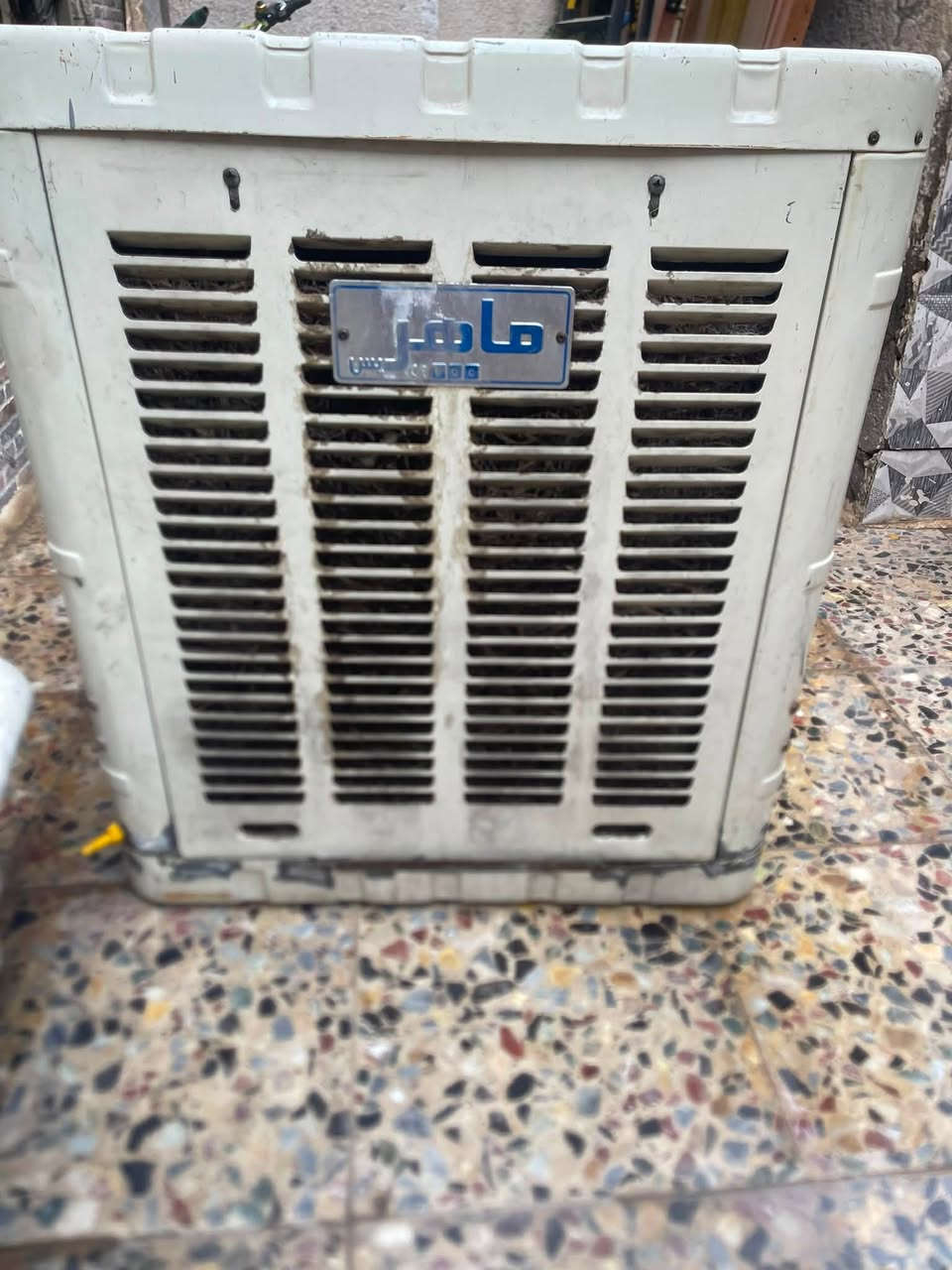 سلام عليكم باب تفصال العرض
84 الطول205  السعر 60 بي مجال المبرده كامله حته ليفه الصلي جديده استخدام موسم واحد 110 وبي مجال مكاني شعب


**إذا كنت صاحب هذا الإعلان وتريد حذفه لأي سبب، رجاءا أرسل رسالة إلى الدعم الفني**