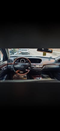 مرسيدس 550$ مديل 2010 سيارة نظيفة وجديدة وعلى ايدي وارد يابان ماشية ١٣...