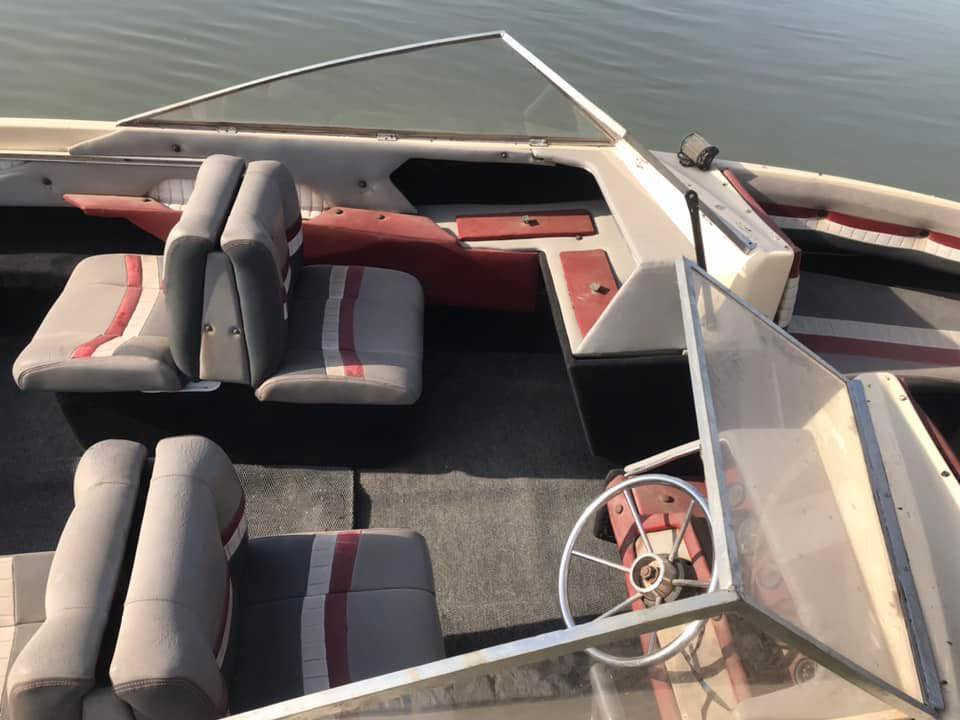 السلام عليكم للبيع زورق سيرا محرك 200 ياماها مسجل اناره جديده  الاتصال ***********
