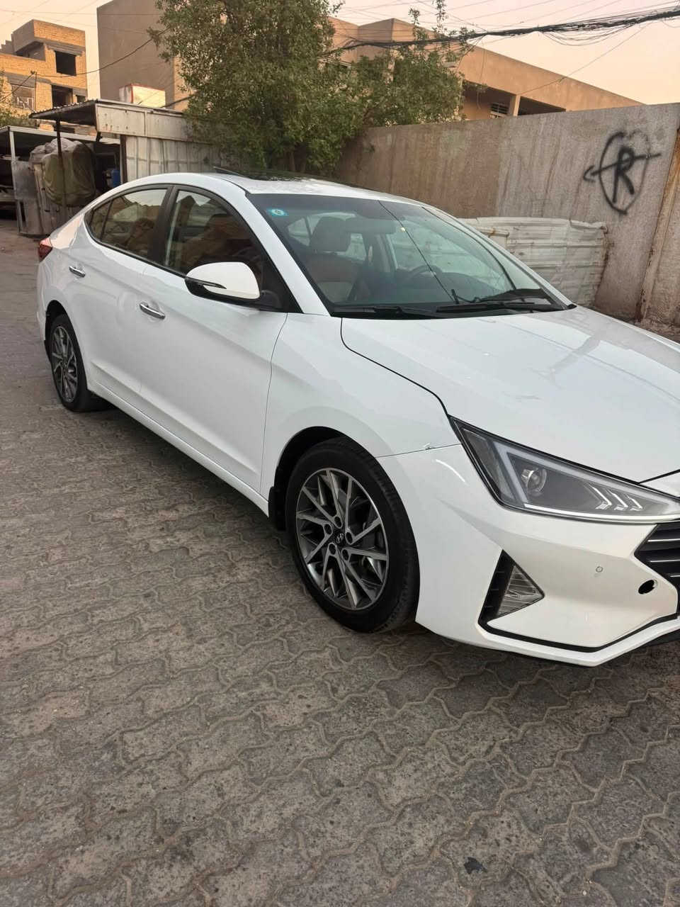 سلام عليكم النترا خليجي 2019 فول مكينه 2000 بصمه سلايت حساس امامي خلفي فول تحكم داخل احمر 
ماشيه ١٢٠ رقم بغداد باسمي 
كير مكينه على وضع الشركه فقط صبغ دعاميه اماميه وبارد باب خلفي 
السعر 140 مجال بسيط رقمي ***********
مكاني بغداد
