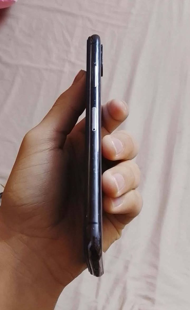 السلام عليكم ايفون اكس عادي للمراوس شعندك نزل بس بدون فرق مبدل بطاريه وضهر فقط غير هذني مابي شي تلفون نضيف ذ 128 .

ملاحظه واذا بيع / ب 140 وبي مجال للشراي للاستفسار خاص


**إذا كنت صاحب هذا الإعلان وتريد حذفه لأي سبب، رجاءا أرسل رسالة إلى الدعم الفني**