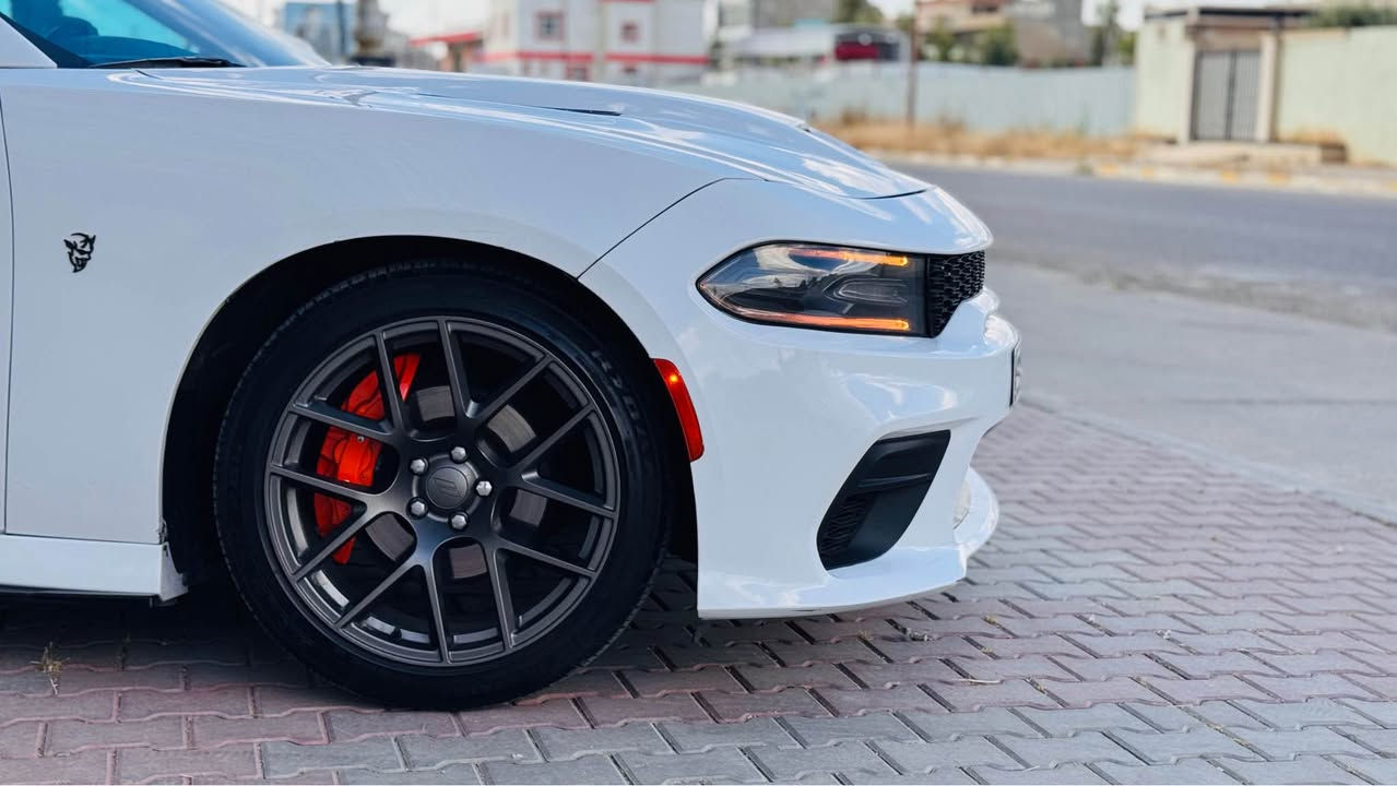 السلام عليكم 
دوج جارجر 2015 SXT 
محدث هيليكات 23
بونيد بلادي موجود مابي صبغ
بدون ضربه بدون صبغ 
سياره باسمى 
سنويه جديده
بطاقه بنزين 
شاشه جبيره
ويل حجم 20 
بدون مصرف سياره مصروف عليها مابي دينار مسرف
كير محرك بشرط 
صدر امامي خلفي بشرط
كمبرسير جديد شادلها صار يومين تبريد ثلج
ماشيه 146 mi
سعر 188
مكان كركوك
*********** كركوك, العراق
