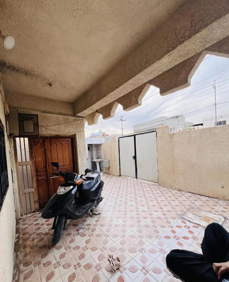 بيت للبيع العزة الجديدة
***********
