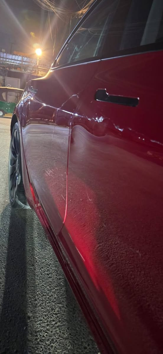 للبيع 
وجوة سعرها المعروف بالسوك لاسباب شخصية

تيسلا مودل٣ ٢٠٢٣ Performance

مغلفها ppf بالكامل
 عازل ضد الشمس امريكي شفاف لكل الجام امامي خلفي وجوانب.. درجة ممتازة ومجربة بسياراتي السابقات

 بيها رصعات ٣ بسيطة ترجع Pdr

اونلاين بآخر تحديث

ماشيه ٤١ الف ميل

اللون المرغوب احمر مميز

السياره حادثها ب امريكا جاملغ ايمن مبدل نفس اللون 

وبدون ايرباك  مثل ما واضح بالصور

حادثها يعتبر بسيط مقارنة بالسيارات ام القطعتين و٣ وايرباكاتها طاكة

مكان السياره بغداد حي القاهرة

رقم الموبايل ***********

اي استفسار راسلوني على الرقم

سعرها ٢٢٠ وبيها مجال بسيط
