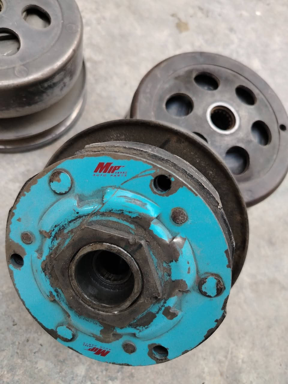 كلجات سكنس نثيه وفحل كامله ويه الصفاكات بيهن كلج رياضي ابيعهن كلهن سعرهن 50 الف  اخواني اني مكلف بالنشر للستفسار على الرقم التالي ***********
