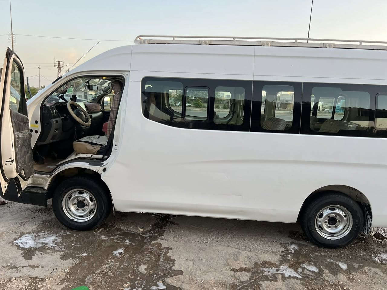 سلام عليكم نيسان 14 سياره جهازه عله خير بس بيه بارد بل بجم سعر 185 ***********
