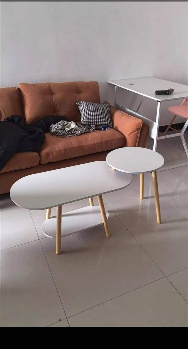 طبلات وسطية ثنائية بتصميم بسيط 
متوفر لون جوزي وابيض

 قياسات الكبيرة : 
العمق 50 سم * العرض 100 سم * الارتفاع 42 سم
 قياسات الصغيرة : 
العمق 40 سم * العرض 40 سم * الارتفاع 48 سم
 السعر 75الف


**إذا كنت صاحب هذا الإعلان وتريد حذفه لأي سبب، رجاءا أرسل رسالة إلى الدعم الفني**
