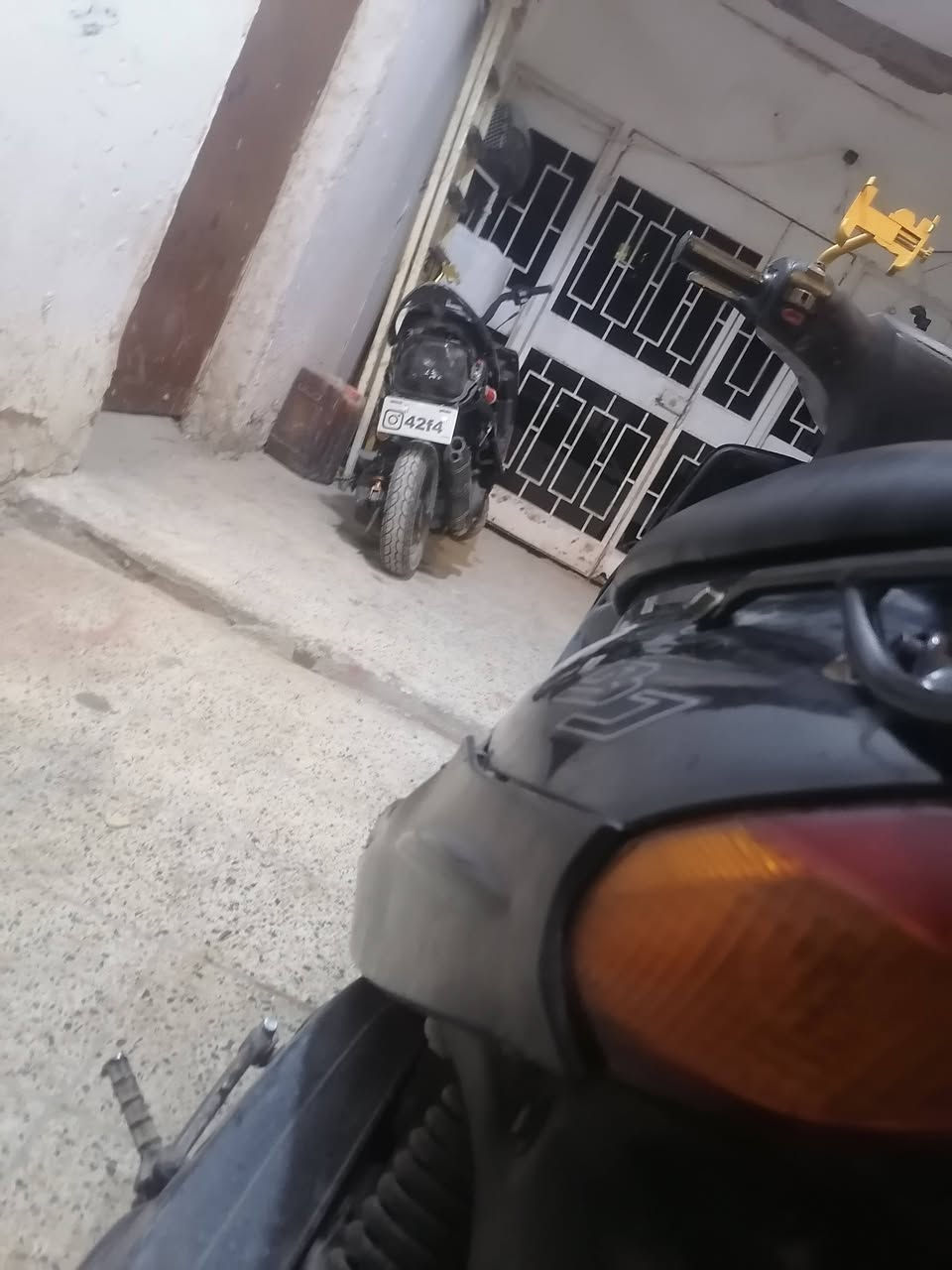 السلام عليكم دراجه بيجي للبيع نظيفه السعر 250  بيها مجال ***********
