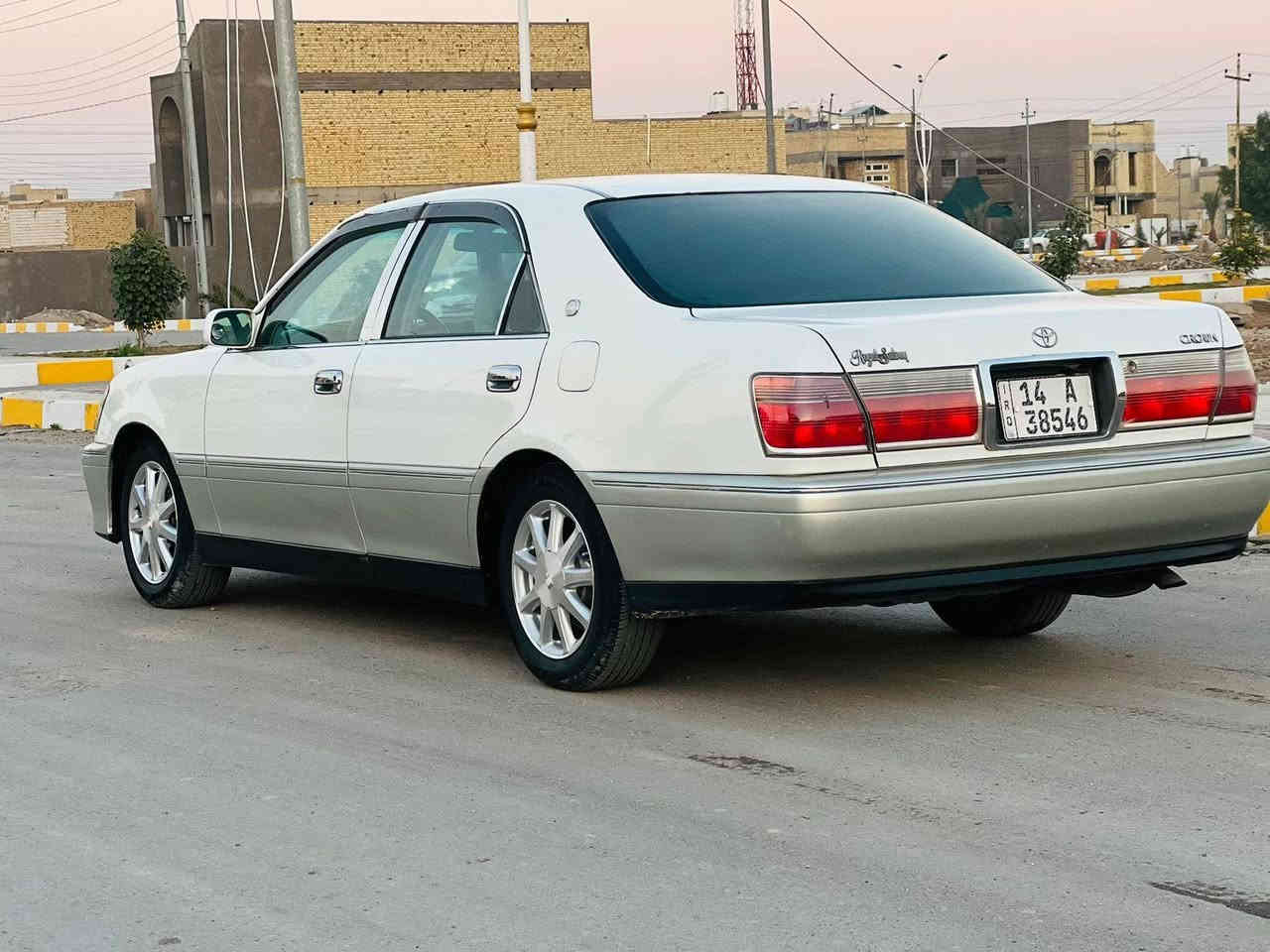 للبيع جنون ملكه رقم بصره نگليزي بسمي  بيه كصه جنطه  كير محرك مكفولات محرك ففتي  صدر أمامي خلفي جدد مشط جديد  تخم تاير سياره جاهزه مري شفط ستيرن كهربائي  كهربائيات كله شغاله تبريد قطعتين أمامي خلفي شغال  ثلج أصل كرستال سعرها 107 وبيه  مجال مكان السياره ذي قار مركز   رقم الهاتف
***********
