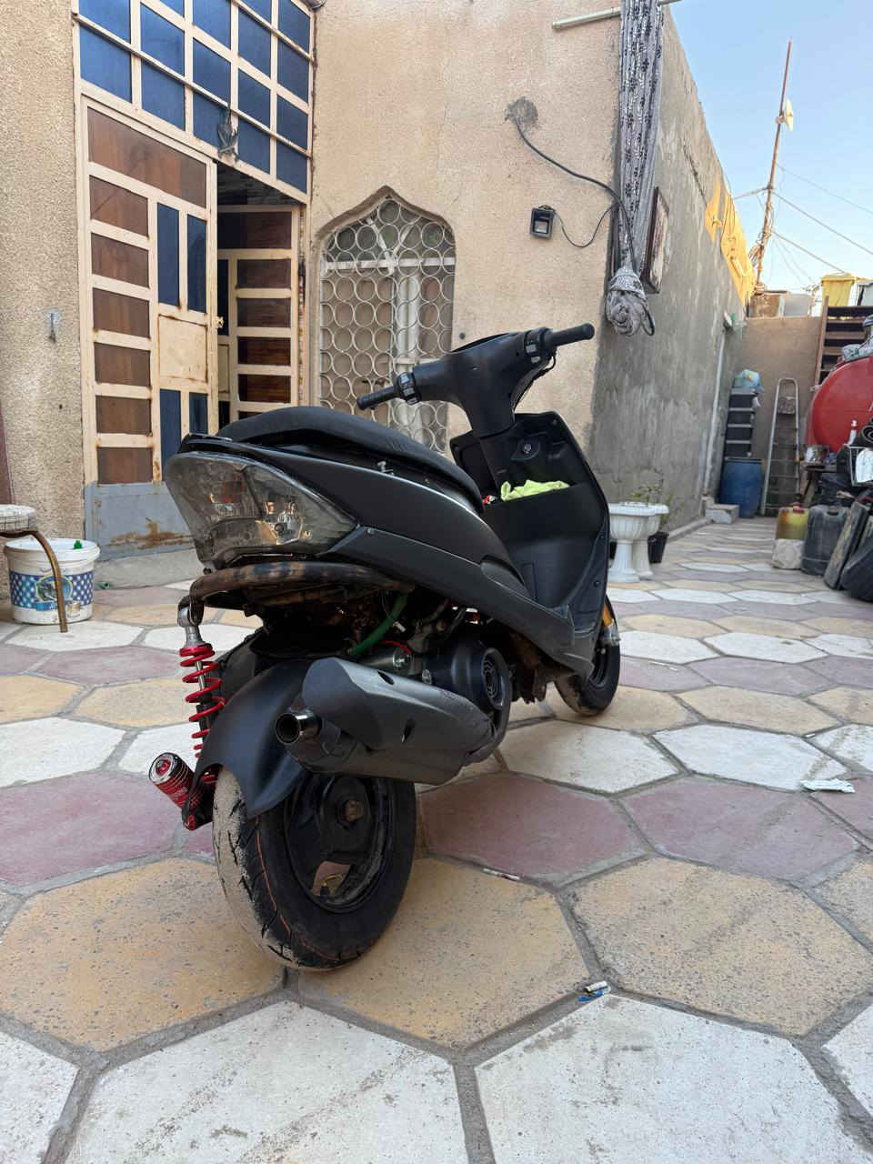 ماكس عدله
محرك مفتوح جديد وكامل عل حسب الاصول مكفول من التبخير والتنقيص 

شلعه ومشي 

بوشه 49 بلاديه 

شاصي رياضي عالي وخفيف واطول من اي دراجه مثلها 

تايرات جدد ويل جديد ماناقصها غير الباتري وربط واير البك لايت
650الف
متواجد واتساب 

***********
