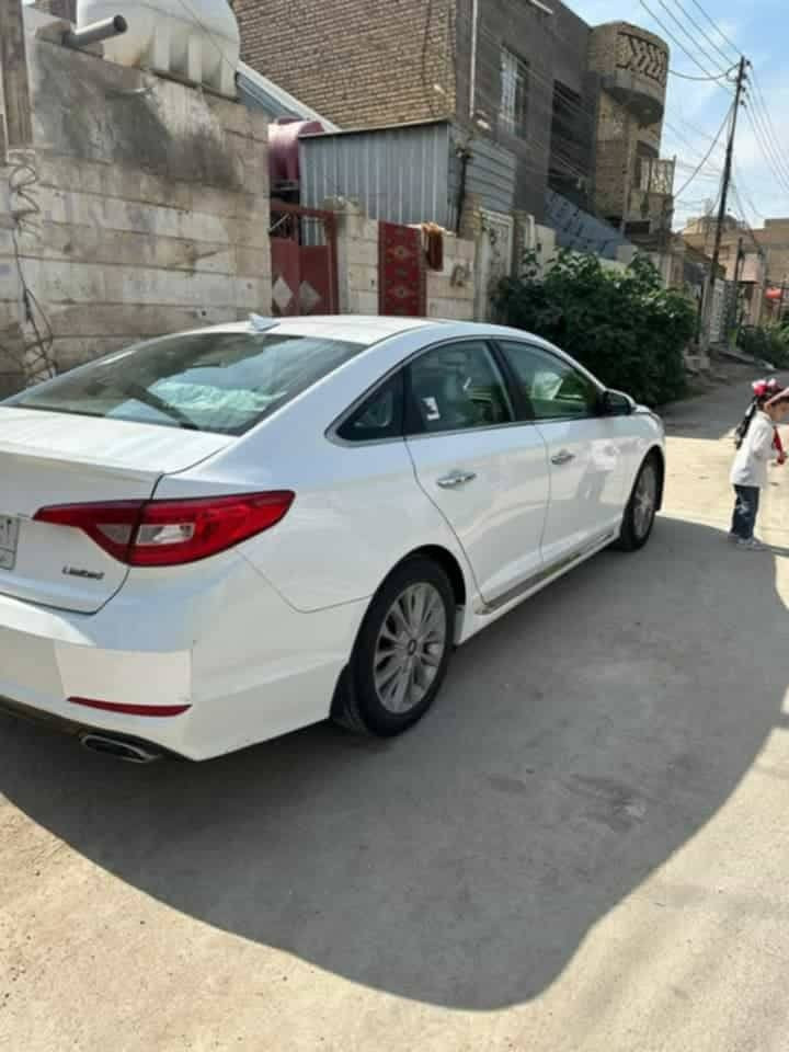 سلام عليكم
للبيع هونداي سوناتا موديل 2015  حره تحويل مباشر 
وارد امريكي 
حادث بنيد مبدل  فقط 
مواصفات معروفه 
شاشه 
كامره دواره 
تحكم استيرن جهتين 
3 أنضمه قياده 
جنطه كهرباء 
كشنات 
دواخل لونين 
محرك 2400 

وبعد بيها مواصفات غير مذكوره 
سياره جديده وجاهزه مكينه وكير 
ما نقصه برغي 
مـكـان حله قرب جامعه بابل 
الــسعــر: 118 وبيها مجال 
الاستفسار اكثر 
***********
***********
