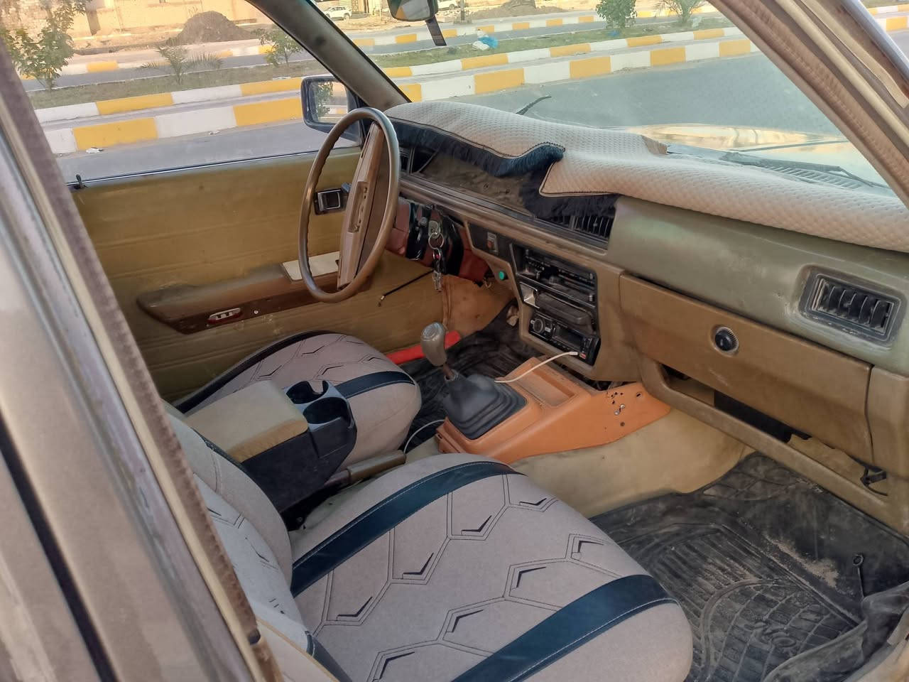 السلام عليكم كرونا موديل 82 مكينه وكير بلاد جدد لاتبخير ولاتنقيص شرط حداديه جديده تخم تاير جديد كهربائيات شغاله كلها دواخل مدوشمه جلد مسجل سماعات بلوتوث سستم كامل تبريد ثلج بلاد مكفوله من الكص والنقل والعيب الشرعي رقم نكليزي راعيه يمي موجود تريد تحويل تريد وكاله مكاني ناصريه مركز السعر 25 وبيها مجال استفسار *********** اخوان مكلف بالنشر هذا رقم راعيه واتصل
