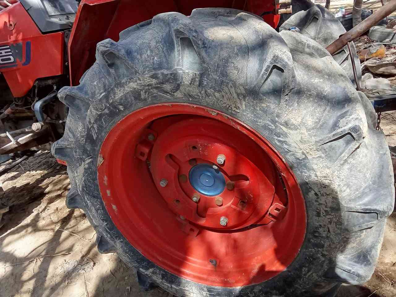 مكينة كوبوتا حجم 26استيرن باور دبل إكسل وراها رفاس وكيله السعر 7 مليون وبيه مجال العنوان بابل السياحي الاستفسار اتصال على الرقم ***********
