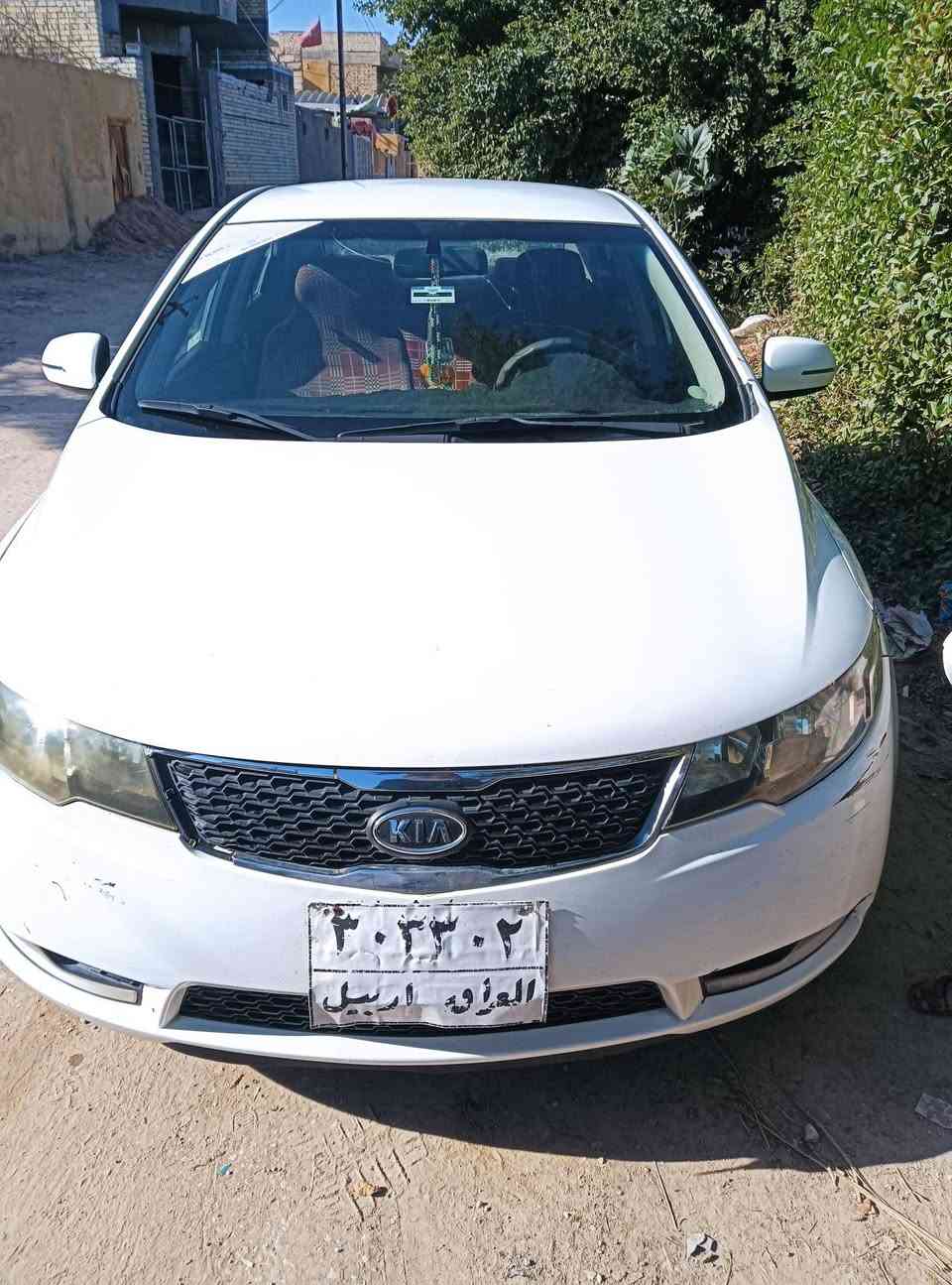 سيراتو موديل 2013الون أبيض بيه بنيد امبدل فقط الشباك نفسه الچاملغ خلف السائق به ضربة العنوان نجف مناذره 95اوبه مجال رقم الهاتف ***********
