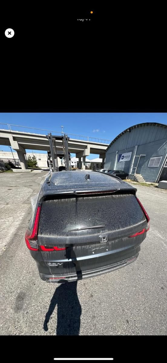 السلام عليكم
Crv 2024 هايبرد
حادثها واضح بالصور ٣ بيبان بچم كبس حاليا وصلت للميناء السعر ١٨٧ 
***********
