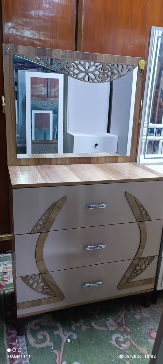 5 قطع نظيفه جدا ع شرط 350 
***********
