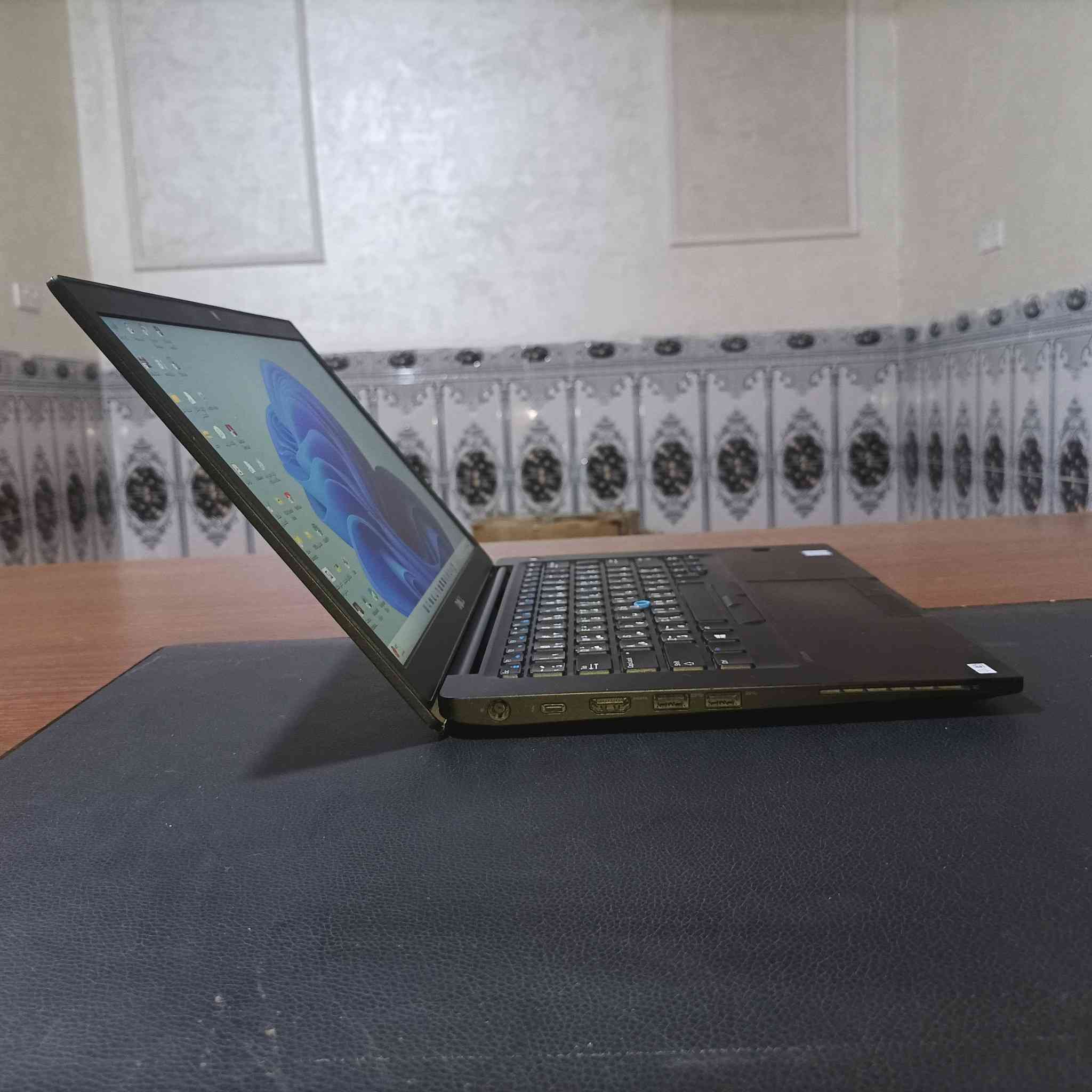 سلام عليكم لابتوب لبيع نظيف كلش استخدام شخصي  
مواصفات 
i7 جيل سادس U
رام 16 -2×8
هارد 256
كرت شاشة انتل كرافك HD 520
كيبورت مضيء انكليزي 

سعر 275الف و بيه مجال 
يتوفر توصيل


**إذا كنت صاحب هذا الإعلان وتريد حذفه لأي سبب، رجاءا أرسل رسالة إلى الدعم الفني**