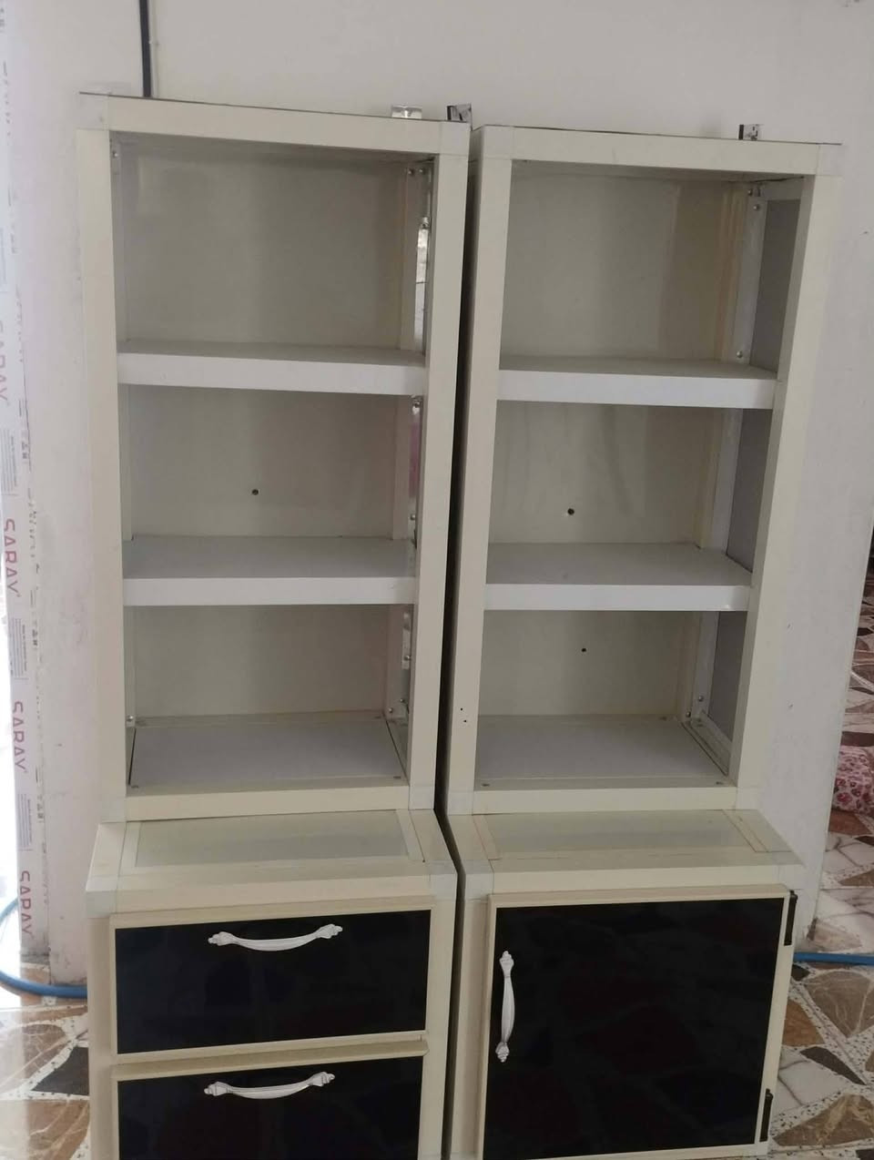 سلام عليكم ديكور +مرايه للبيع سعر الديكور 150 والمرايه 40 الرقم ***********

