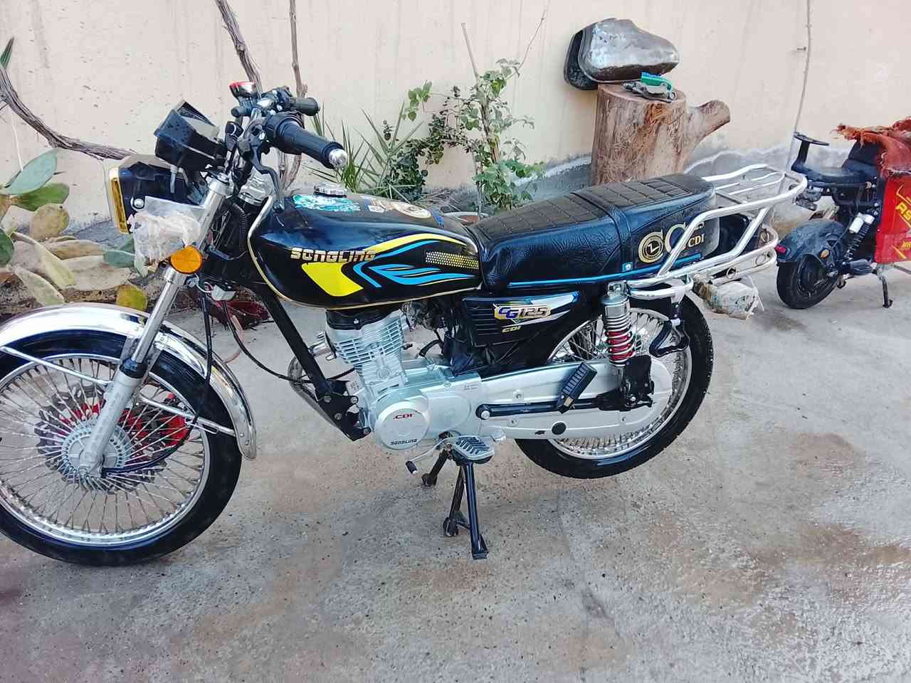 تايكر ٢٥مكاني بعقوبه كفاله بس كسر بل مازده خفيف سعره ٦٥٠بي مجال الرقم ***********
