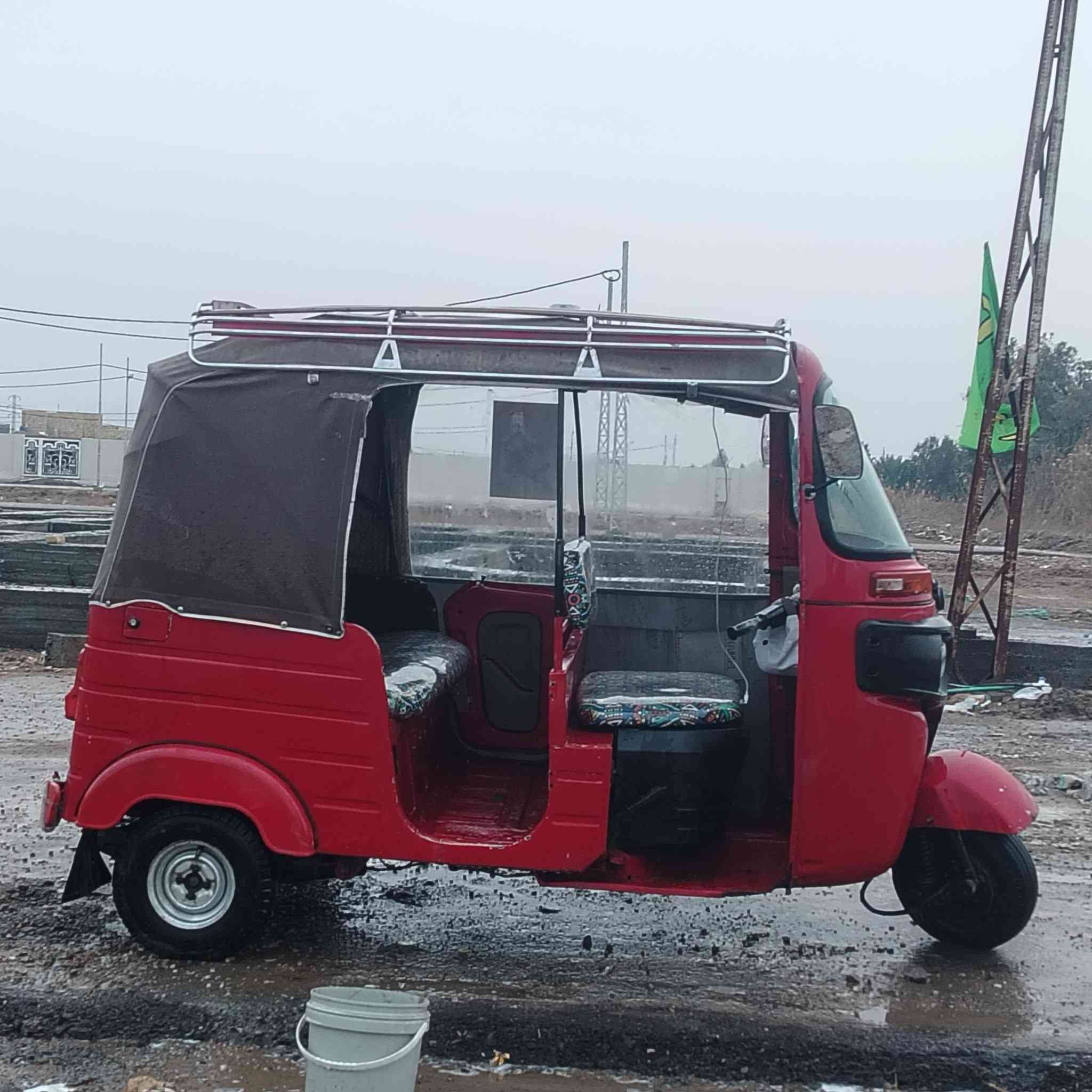 سلام عليكم تكتك 18 اوراق للبيع مصبوغه جماليه مابيه اي ضربه كامله تخم تايرات العنوان واسط لاستفسار ***********
