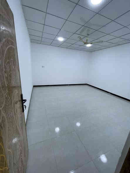 شقه للايجار بحي الاصدقاء حديثه
 غرفتين واستقبال وصاله ومطبخ وصحيات
 الايجار 450 الف قابل للتفاوض 
للاستفسار : ***********
