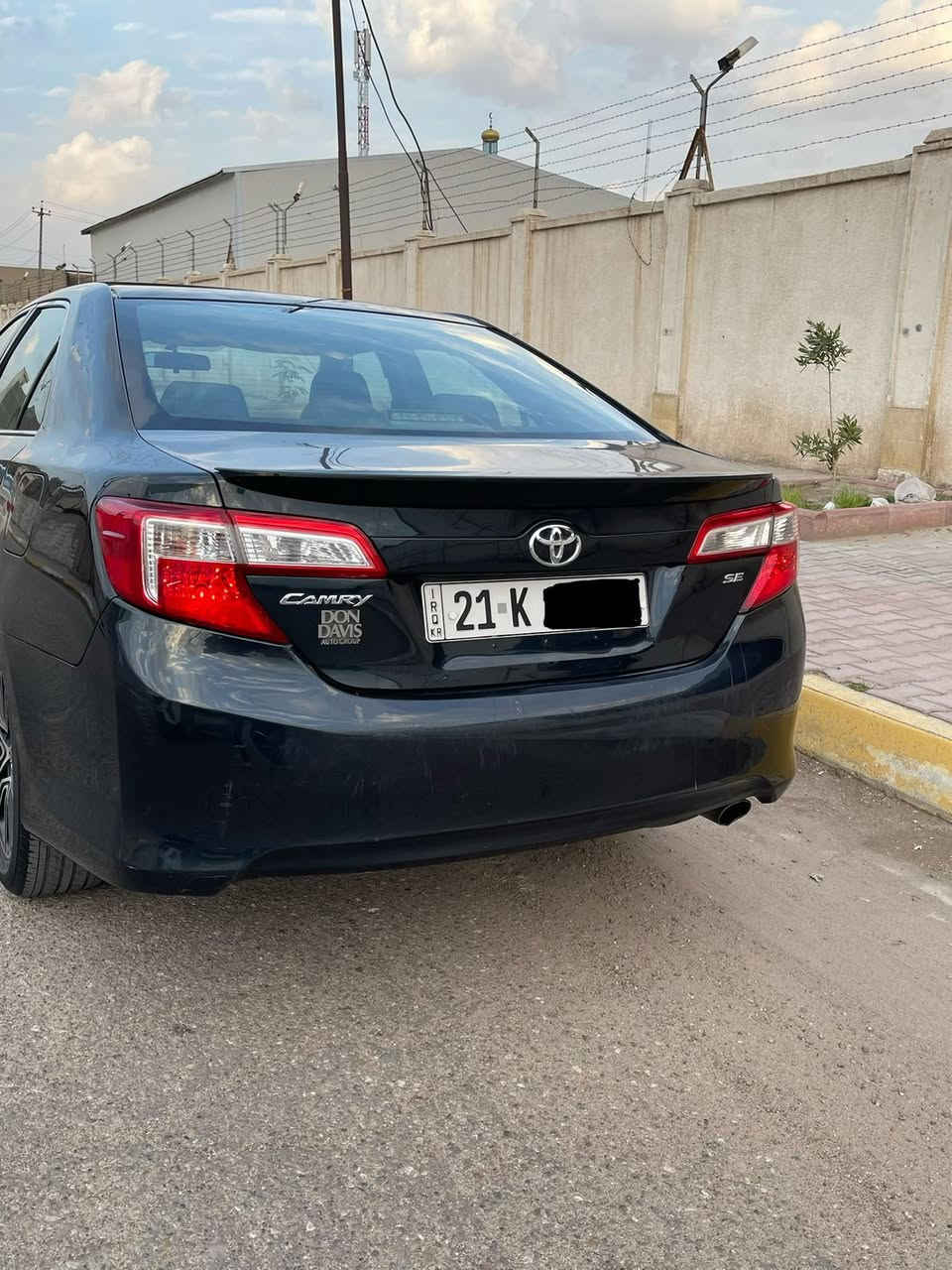 السلام عليكم كامري موديل 2012 وارد امريكا فول مواصفات  حادثها جاملغ خلفي وجاملغ امامي رقم سليمانيه الجديد رقم جديد وسنويه جديده وهزه جديده والتحويل مباشر السعر المطلوب 115 ورقه اني مسوي بيها سونار ومرفوق ويا الصور مكان السياره بغداد الكرخ حي الجامعه شارع الربيع للستفسار هاذا الرقم *********** وشكرا
