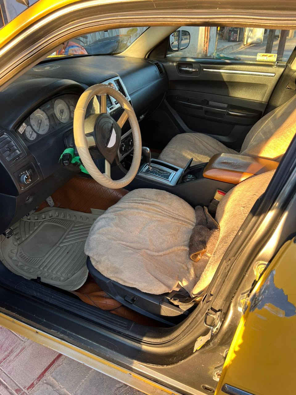 السلام عليكم اخوان أوباما موديل 2008 سياره جاهز من الطوال الى الطوال خط وبحث مصفره من كلشي مكينه بيه تبخير بدون تنقيص سبب التبخير الجبنه مال رس اكرنك تخم تاير السياره بيه فخذه جه السايق السعر مناسب مكان السياره الشطره رقم تلفون. ***********  اخوان الرزق بيد الله
