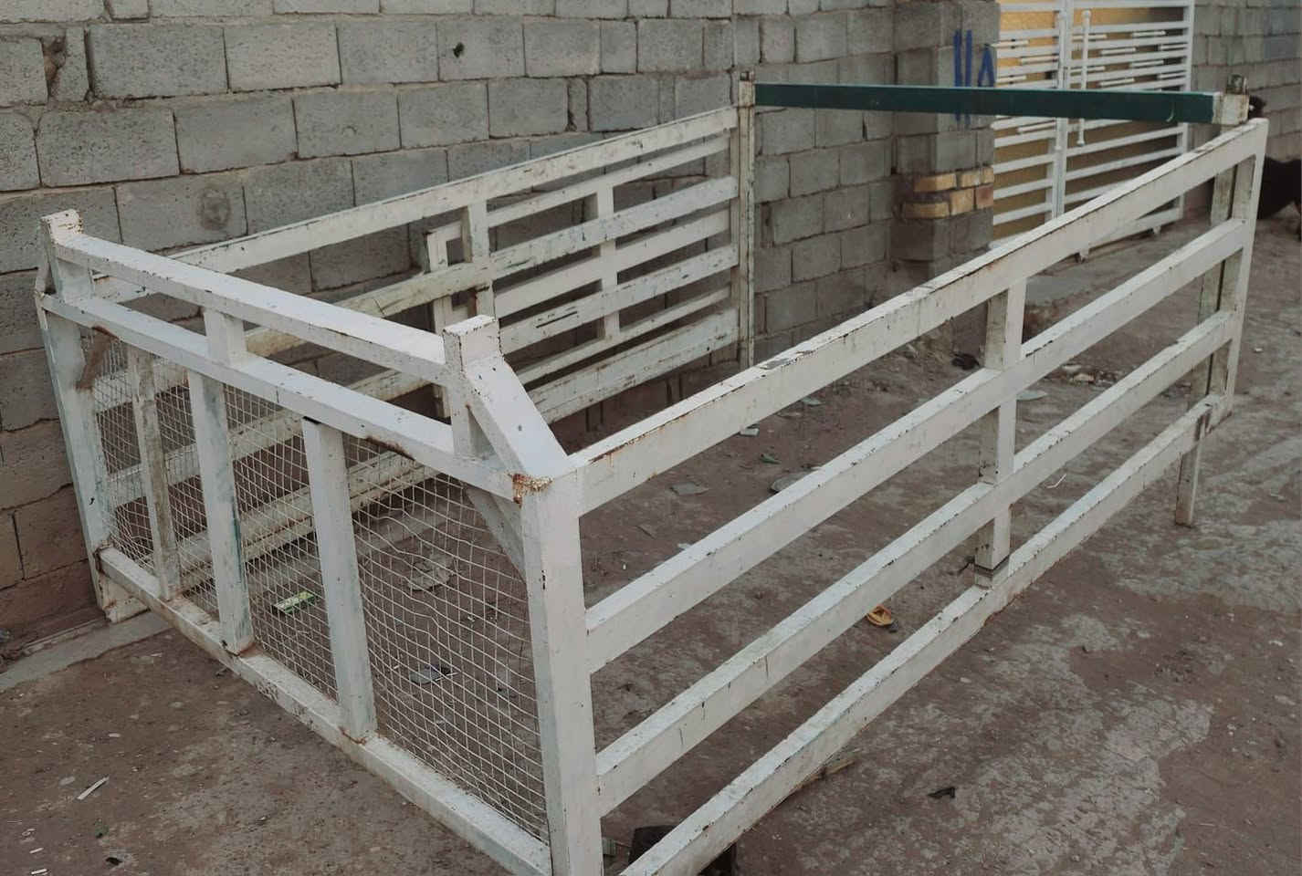 محجر للبيع شخاط ثكيل 
***********
السعر 250
بيه مجال بسيط
