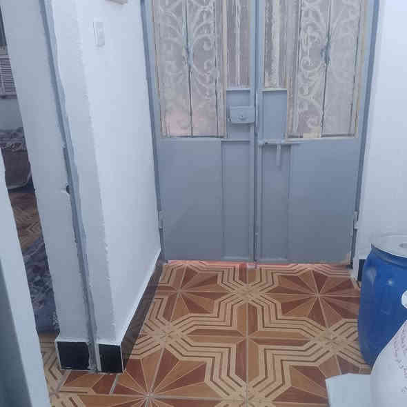 السلام عليكم دار للبيع المساحه 200 م الموقع ديالى بعقوبه دور الظباط الثانيه المنطقه تجاريه البيت قرب المدارس الي هيه اعداديه ومتوسطه وابتدائيه المنطقه كله تبليط ومجاري وضوئي كامل خدمات البيت متكون من صحيات خارجيه ++ كراج كبير مدخل كليدور هول استقبال صاله غرفه نوم مطبخ اما الطابق الثاني ف متكون من غرفه نوم وحده وبيتونه بناء البيت 2004  الدواخل مال البيت كلها ازاره ماعدى غرفه النوم والمطبخ وصاله مابيهن ازاره صبغ جديد اما نجي ع هول والاستقبال ومدخل الكليدور كلها ازاره  البيت صاير قرب الشارع الجديد  او جامع الانفال السعر 190  وبيه مجال 
للاستفسار // ***********
