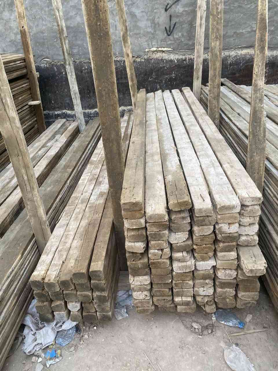 قالب خشب للبيع العدد 18 مكعب 
العنوان حله 
***********
