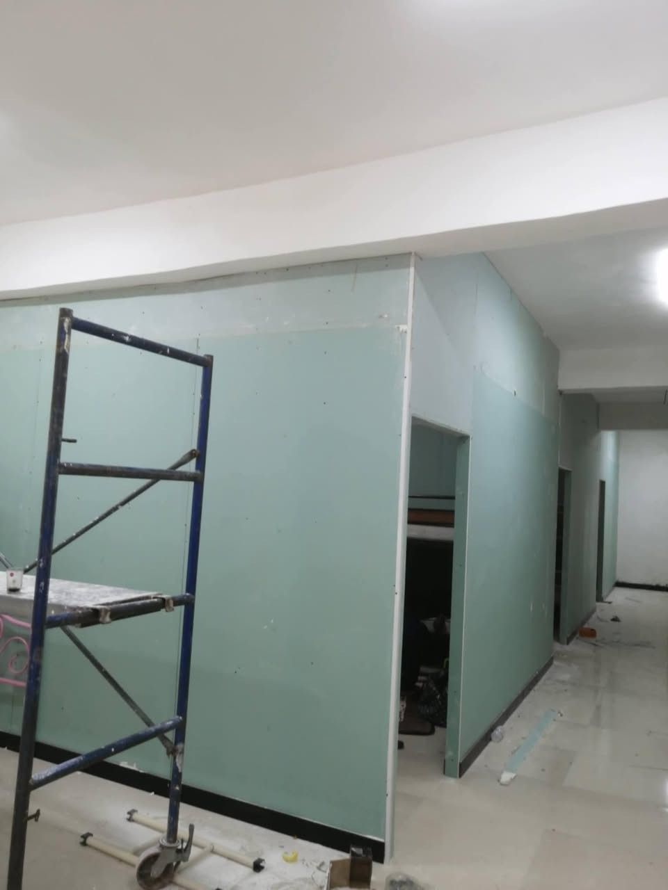 مستعدون لعمل كافه أنواع قواطع الجبس بورد 
على بركه الله تم انجاز قواطع اقسام داخليه لجامعه ابن خلدون من قبل مكتب ابو عبدالله للديكورات
للاستفسار
***********
***********
