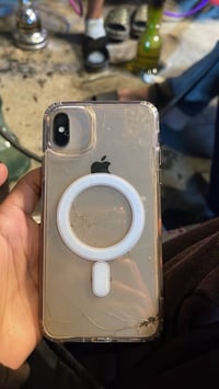 ايفون • عطلان • يحتاج شاشة