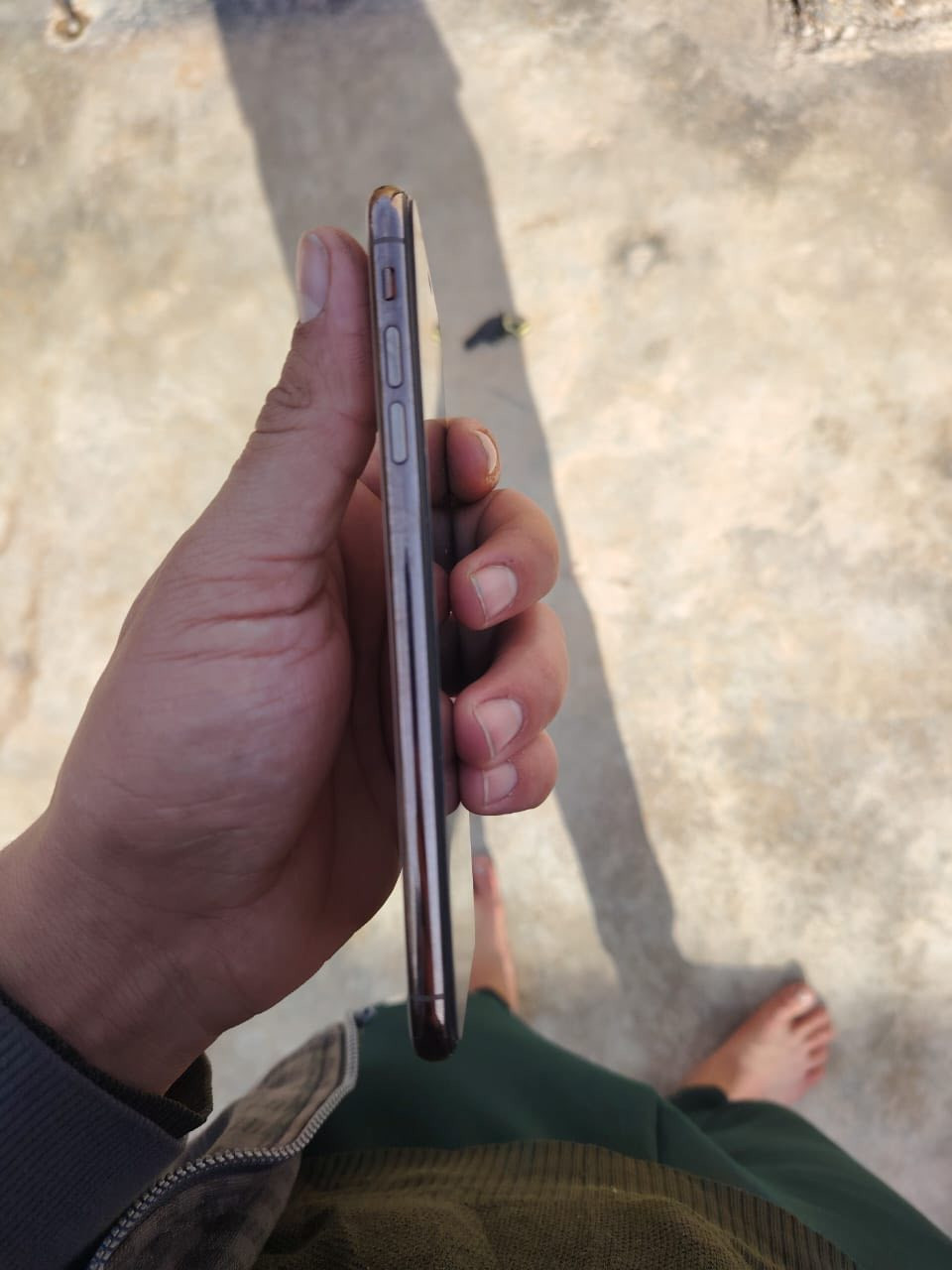 سلام عليكم من رخصت ابل الكروب شباب عندي هاذه الجهاز ايفون اكس ماكس للبيع 350بي مجال بصيط الستفسار اكثر ***********
