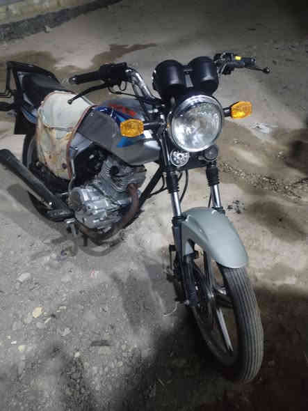 السلام عليكم دراجة دايوان لبيع اوراق سكنر موديل 2023 سعر 700 الدراجة كاملة المكان كربلاء العطيشي رقم الموبايل ***********
