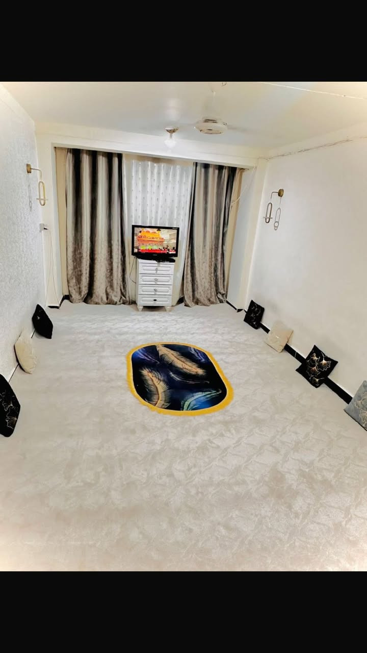 شقه ع الكورنيش للبيع
التفاصيل الاتصال ع الرقم 
***********
